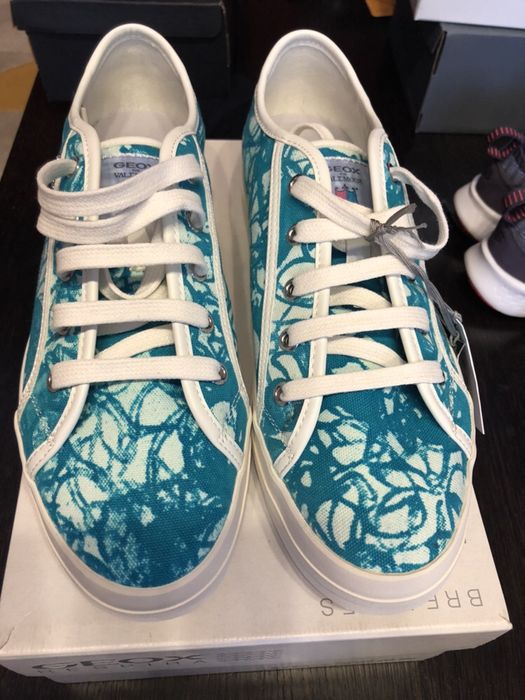 Vand pantofi sport dama marca Geox, marimea 39.