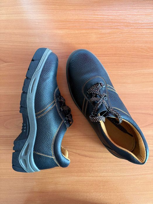 Работни обувки / защитни обувки – номер 42