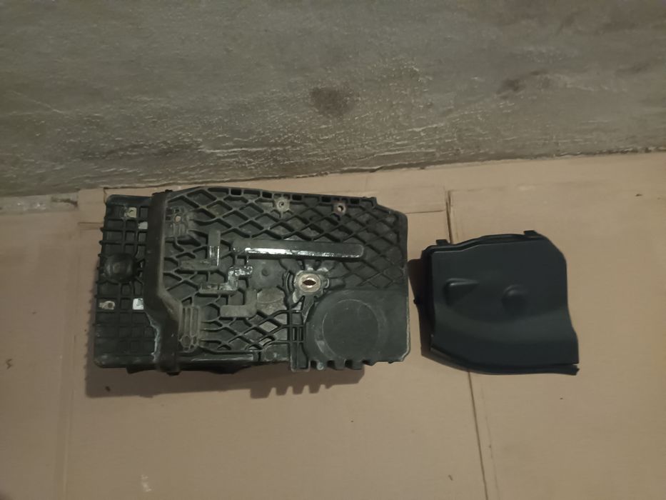 Акумулаторна кутия за Волво xc70