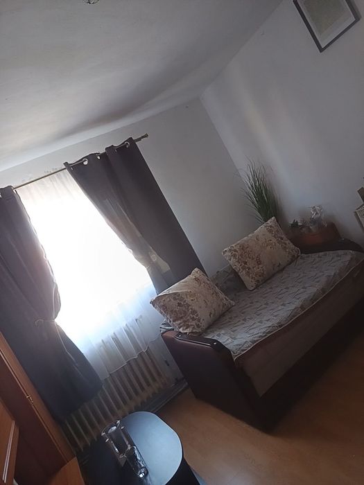 Închiriez garsonieră