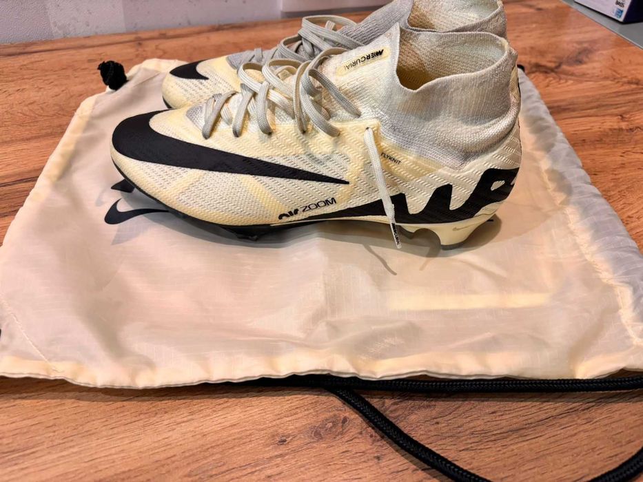 Футбольные бутсы