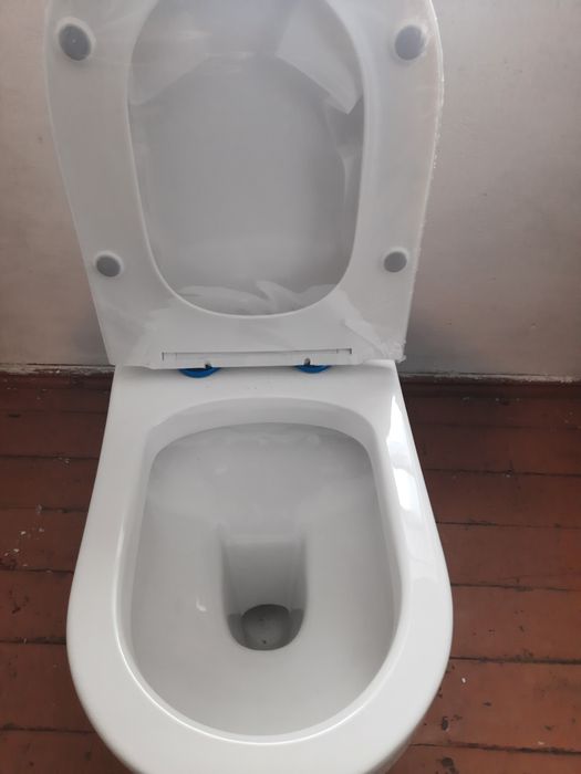 Продам унитаз новый