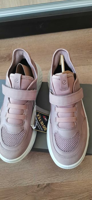 Нови детски обувки ECCO с Geore-Tex мембрана, 38 номер