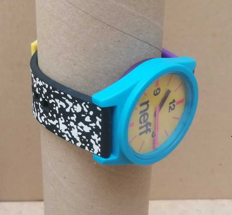 Супер свеж многоцветен часовник Neff Daily Watch