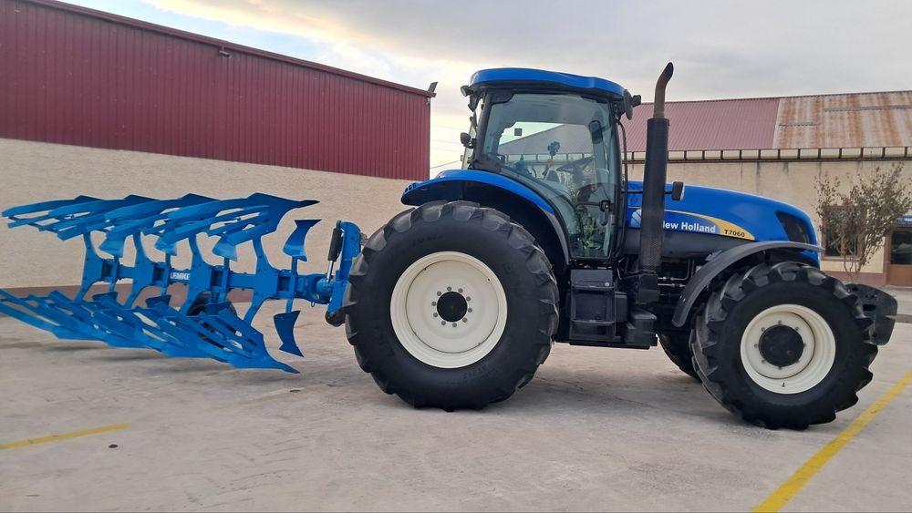 Magnum New Holland T7060