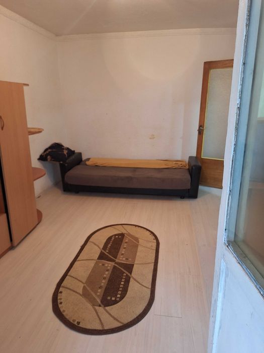 Vând garsonieră etaj 2