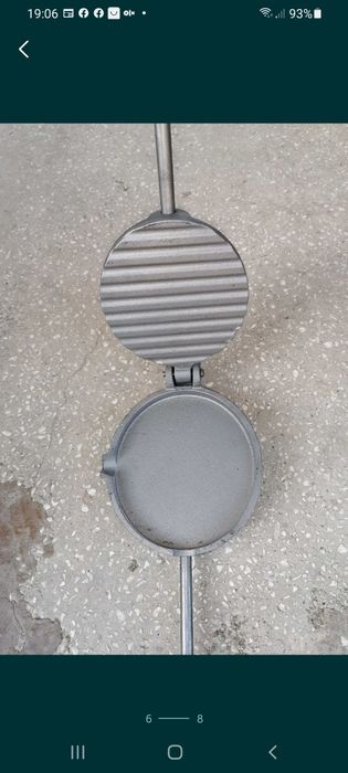 Presă fontă pentru fript slănină Ofertă  129 Lei