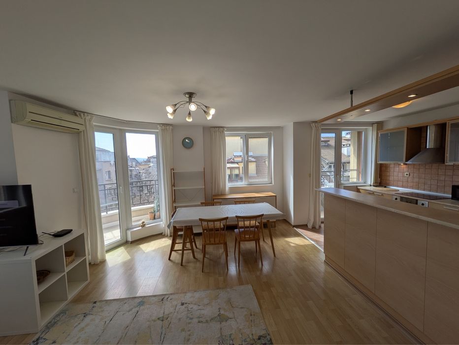 Дава се под наем Тристаен апартамент в Варна, Спортна зала - 110 кв.м за 816 € - Снимка #2