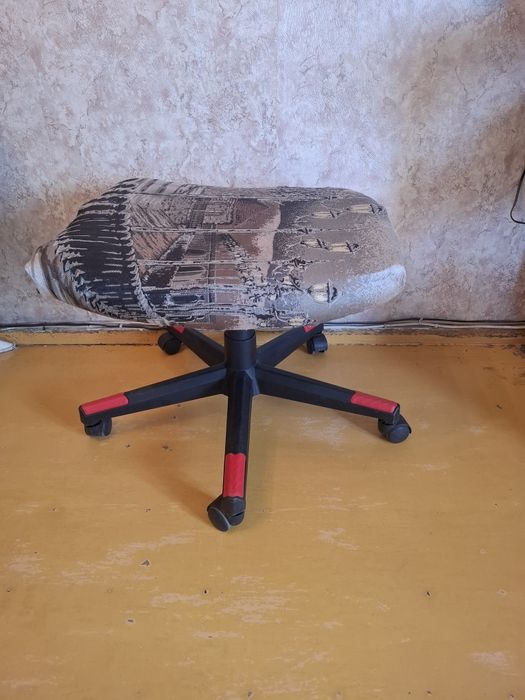 Кресло без спинки