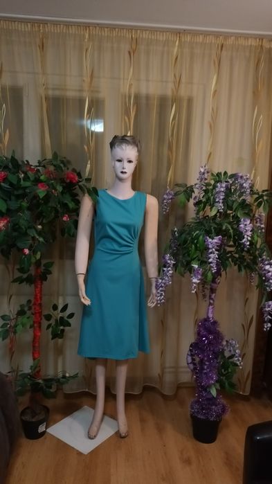 Vand 8 rochii  masura M/20 ron bucata