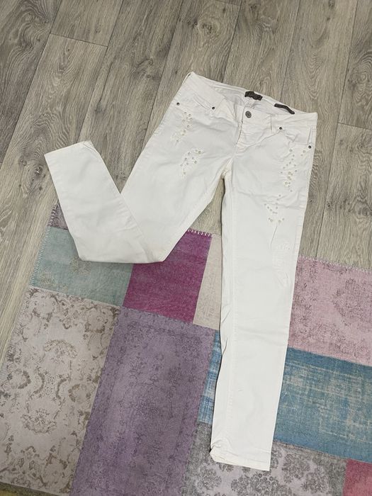 Дънки Guess с мънисти