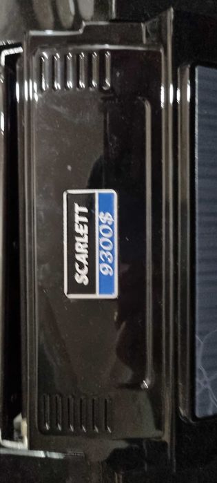 Счётчик банкнот Scarlett 9300S