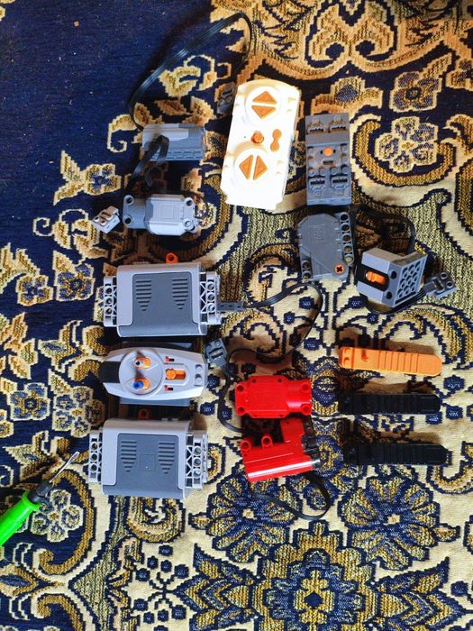 Продам лего моторчики