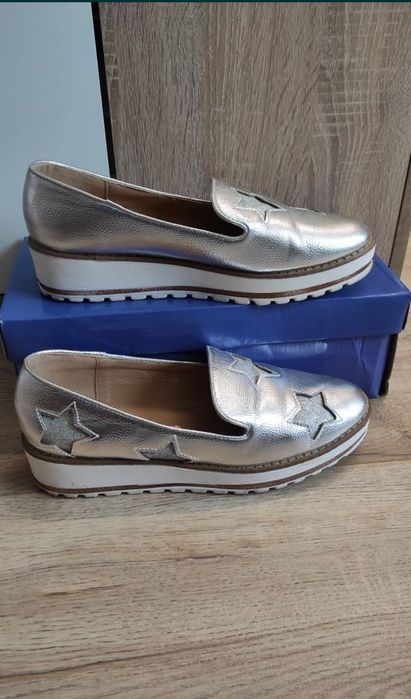 Дамски сребристи кожени  обувки 38 н
