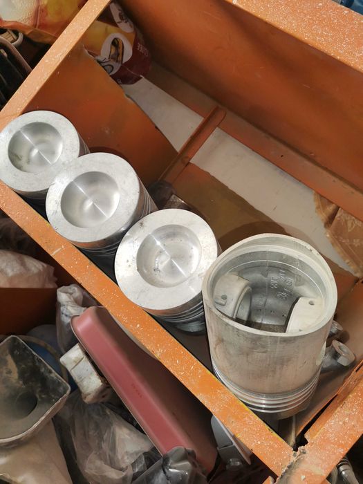 Крышка, поршни ЯМЗ-238НБ