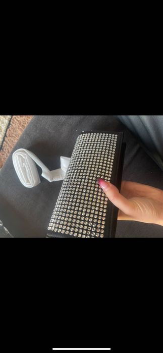 Елегантна чанта с камъни