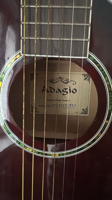 Продам гитару 35 000