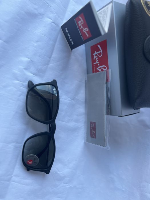 Ochelari de soare RAY BAN 4187 Chris Polarizati Noi