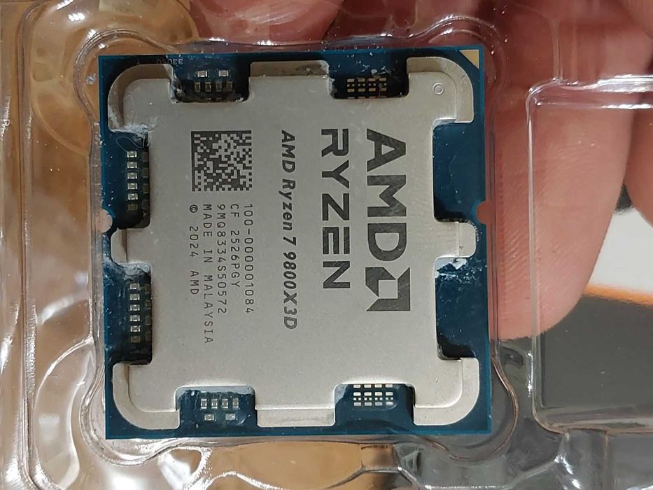 AMD Ryzen 7 9800X3D + Gigabyte B650 Aorus Elite AX ICE Wi-Fi
