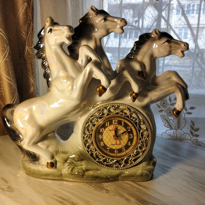 Часы Лошади Фарфор