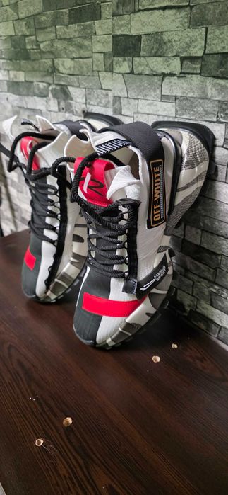 Продавам маратонки Off-White Fashion в много добро състояние.