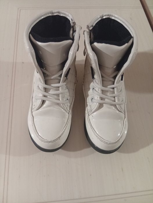 Детская обувь/ ботинки для девочки.р.27(28)