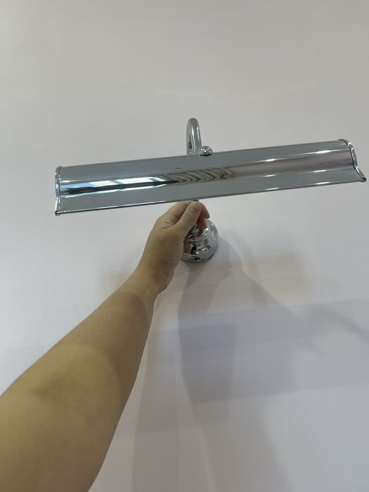 Бра на стену горизонтальное