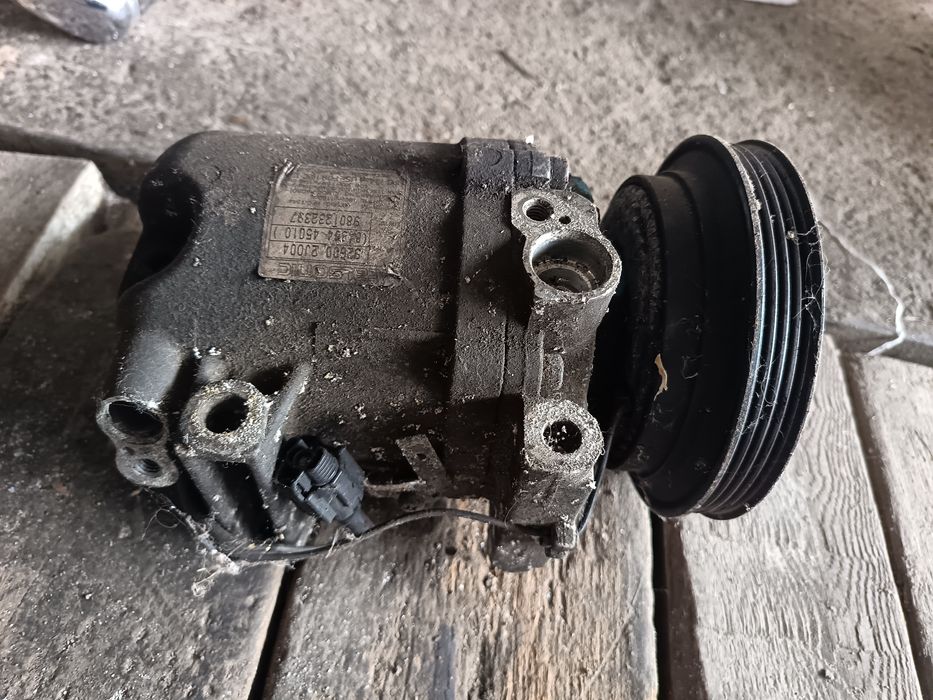 Компресор Климатик Нисан Nissan  1.6 бензин