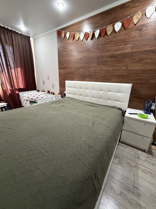 Продам кровать с матрасом 160х200