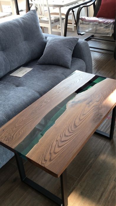 Стол с эпоксидной смолой / карагач /