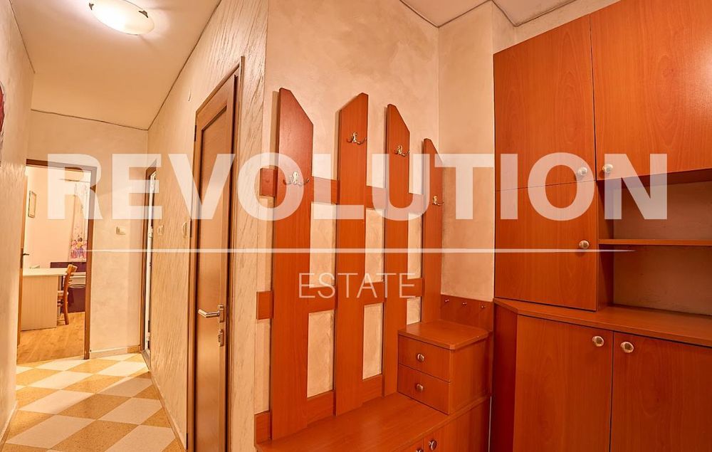 Дава се под наем Тристаен апартамент в Пловдив, Каменица 1 - 100 кв.м за 550 € - Снимка #9