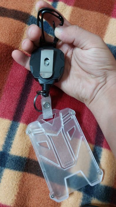 Карабин для ключей с документами