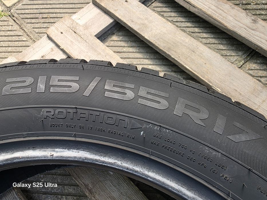 4бр. зимни гуми 215/55/17 Nokian