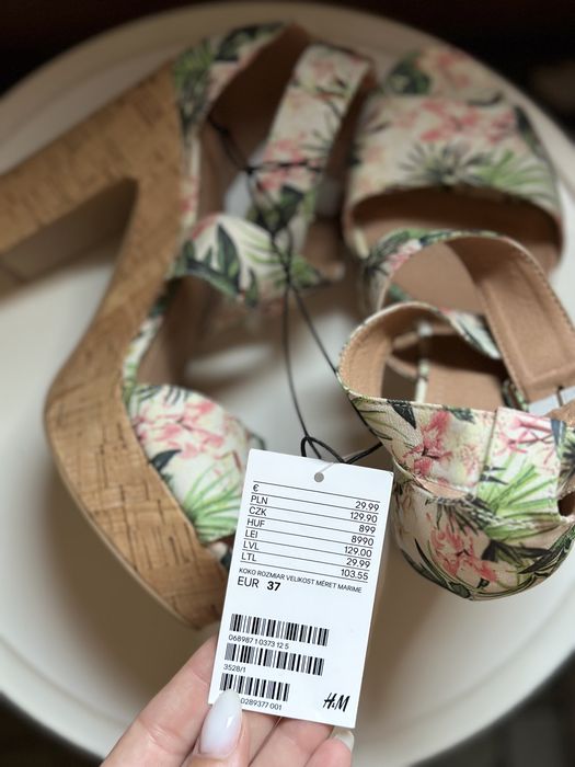 Sandale HM marimea 37 noi cu eticheta