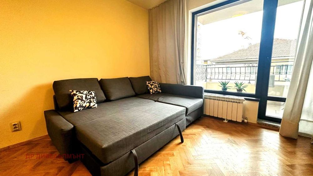 Дава се под наем Едностаен апартамент в София, Център - 36 кв.м за 356.49 € - Снимка #2