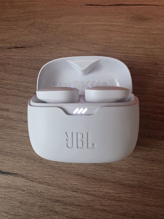JBL tune Earbuds