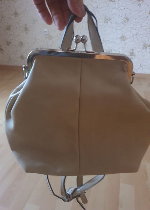 Продам сумки смотрите фото