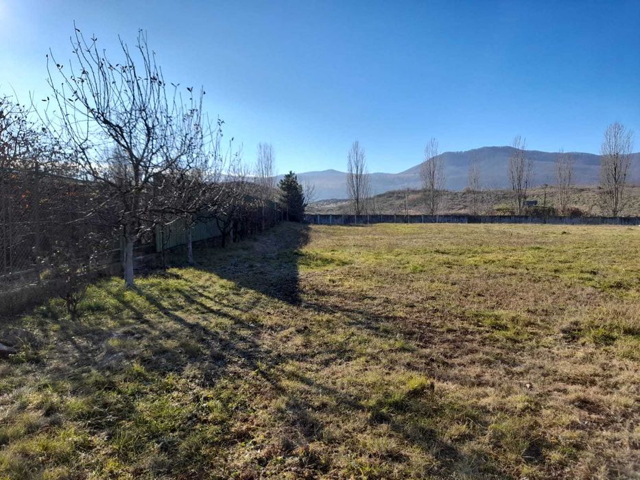 Vand Teren Intravilan Piatra Neamt 2800 m2 - 15 Euro/m2