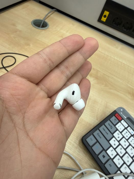 Продам наушники Airpods pro 1