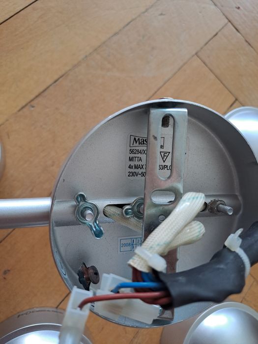 Спот лампи за таван и лампа за стена