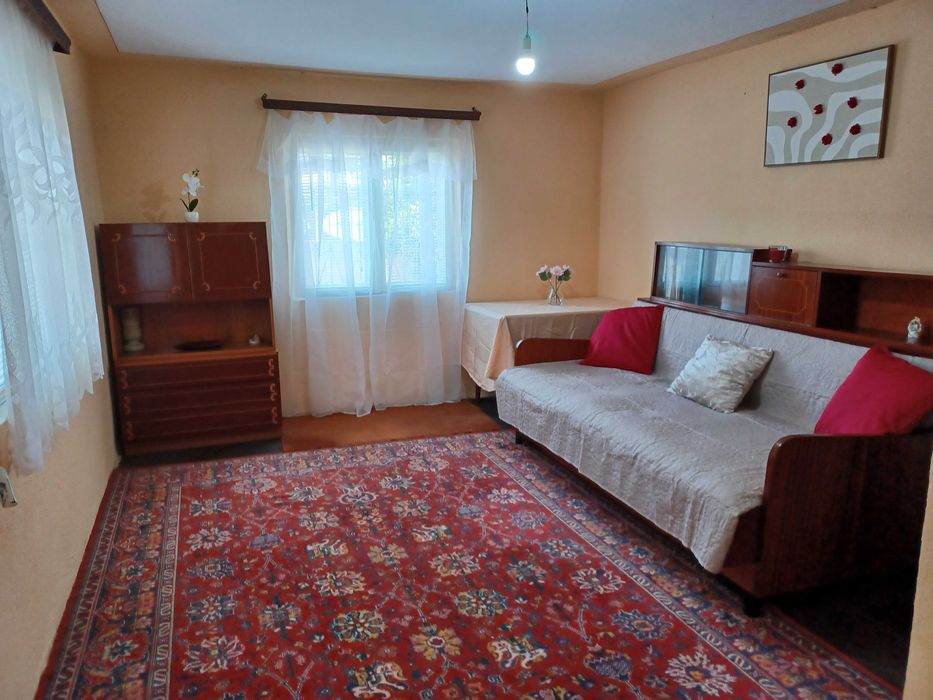 Proprietar – Casă solidă din bolțari, 4 camere, în Caracal - Negociabil