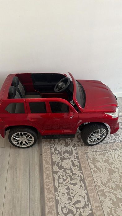 Детская машина лексус 570