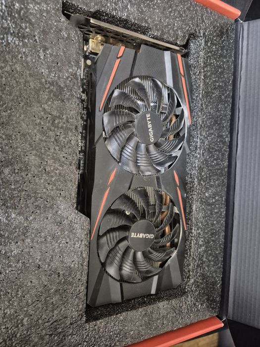 Продам gigabyte radeon rx 580