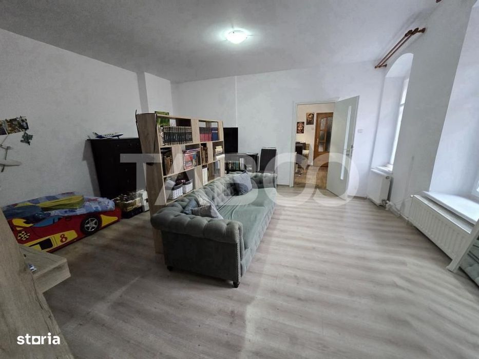 Apartament 2 camere de vanzare la etajul 1 in Centrul Istoric Sibiu — fotografia 1