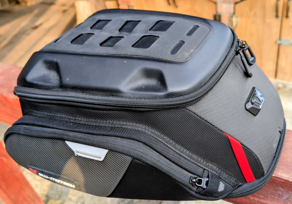 Vând Geantă pt. rezervor SW Motech PRO Sport. 12L-17L