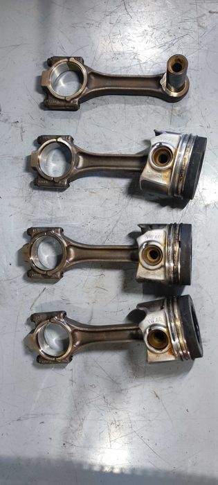 Piston volkswagen vw passat golf 1.6 tdi E6 cod motor CRK