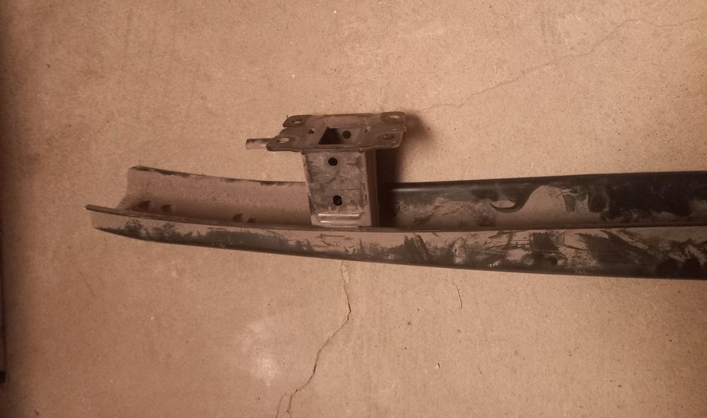 Усилитель заднего бампера