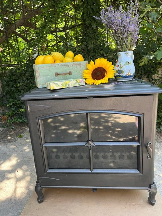 Чугунена печка на дърва