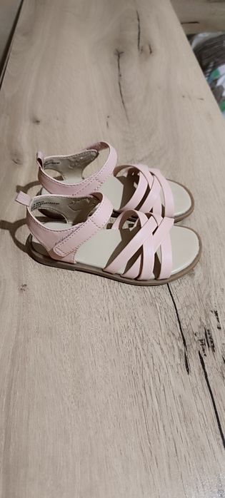 Нови красиви сандали за момиче НМ номер 25