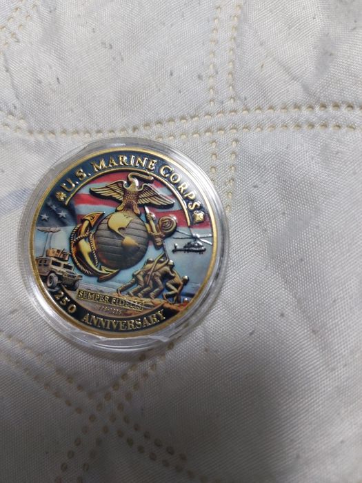 Монети и значки - различни видове!